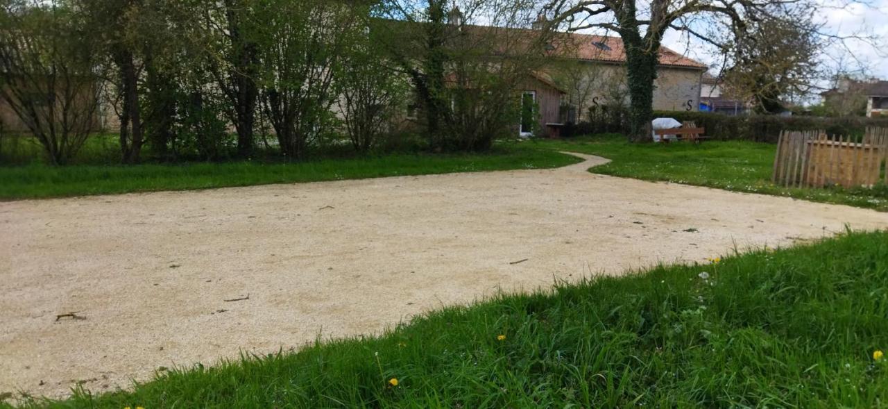 La Maison des Escargots Blanzay Extérieur photo
