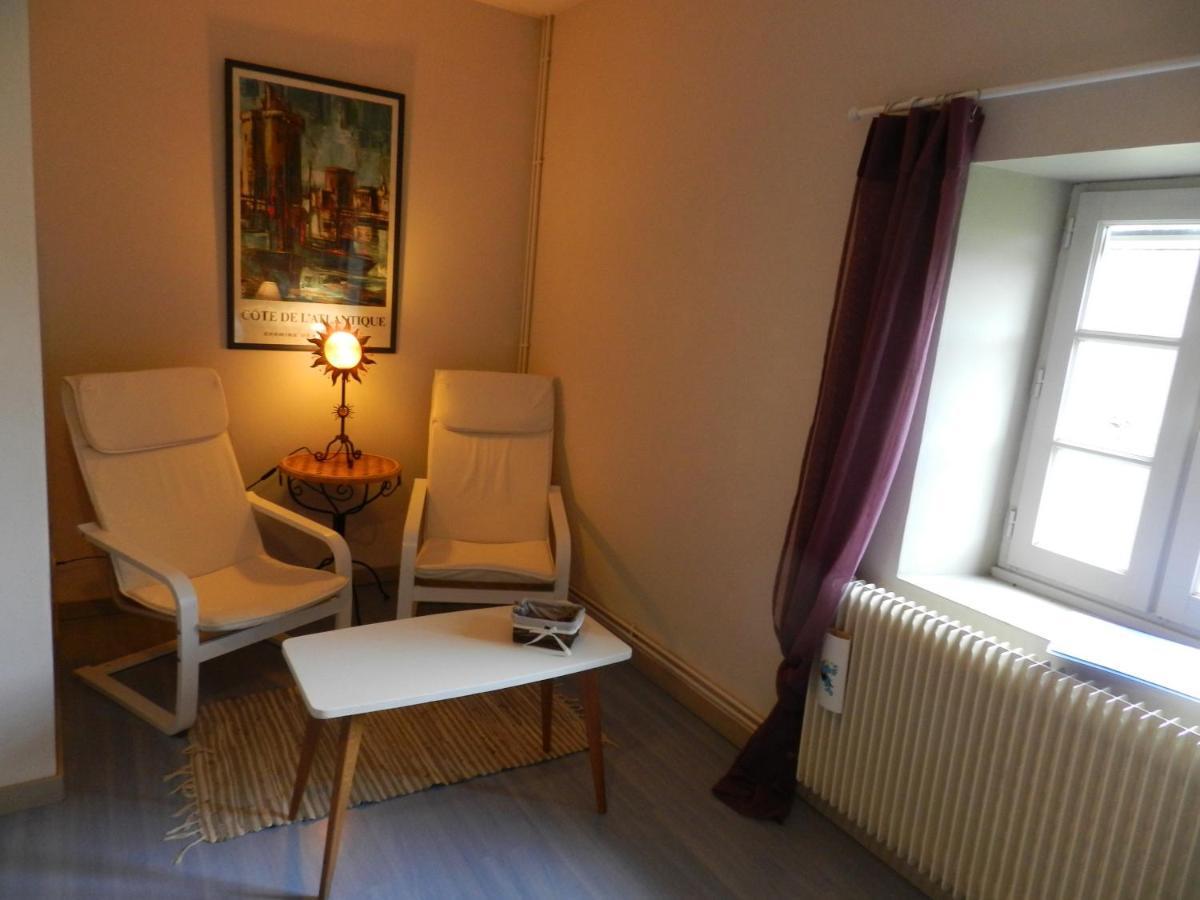 La Maison des Escargots Blanzay Chambre photo