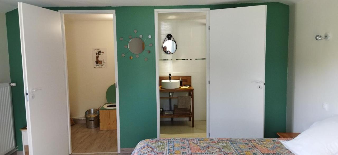 La Maison des Escargots Blanzay Chambre photo